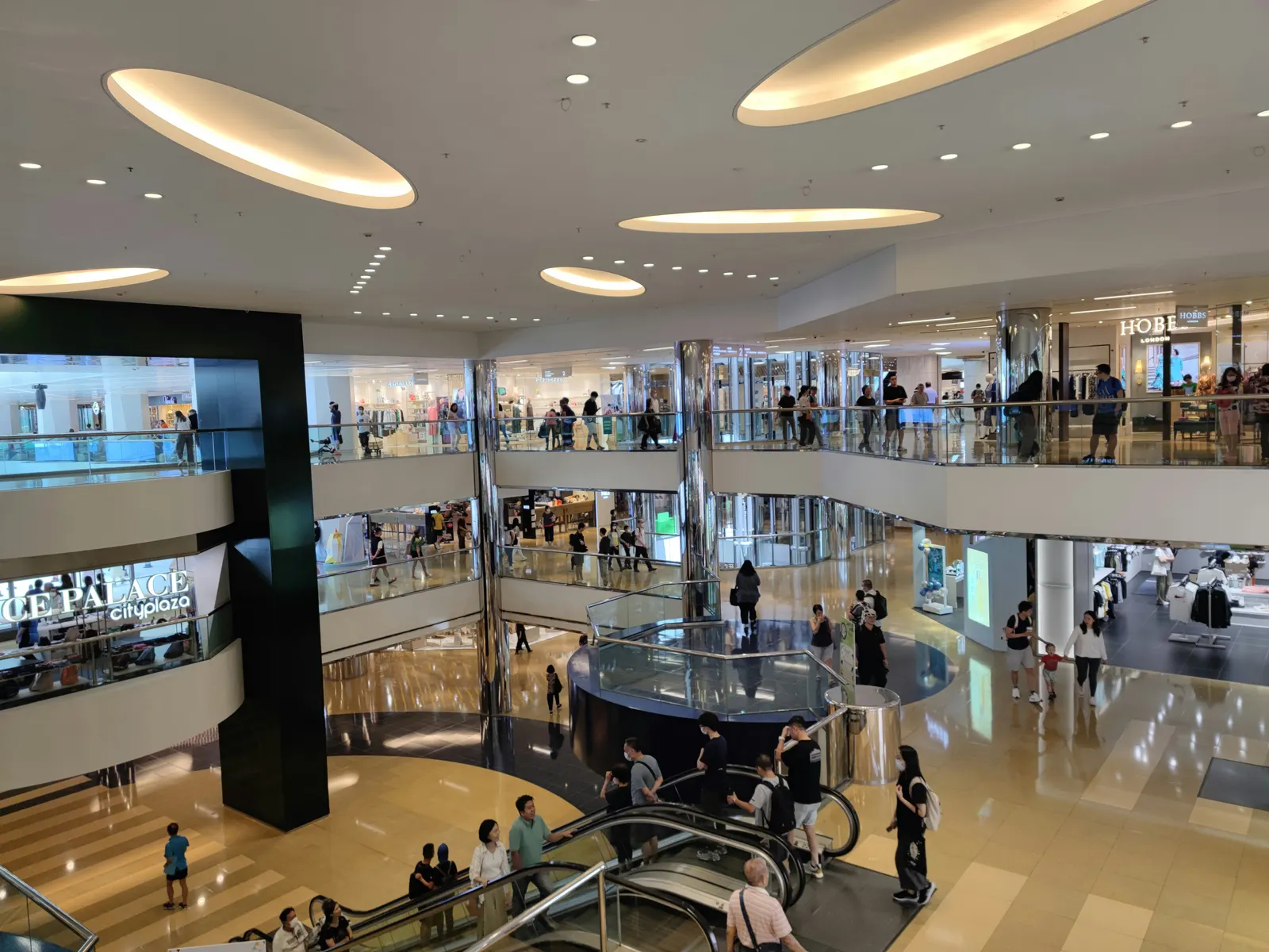 Projeto arquitetônico de centro comercial assinado pela Bruna Borba Arquitetura